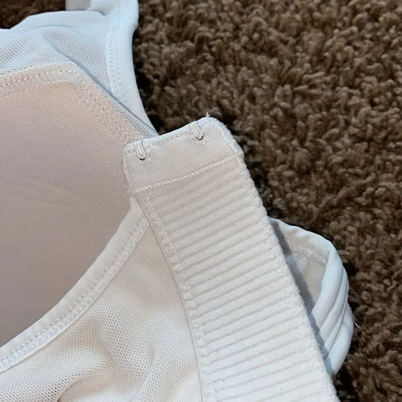 Yvette Criss Cross Adjustable Strap Sports Bra - Picture 7 of 9